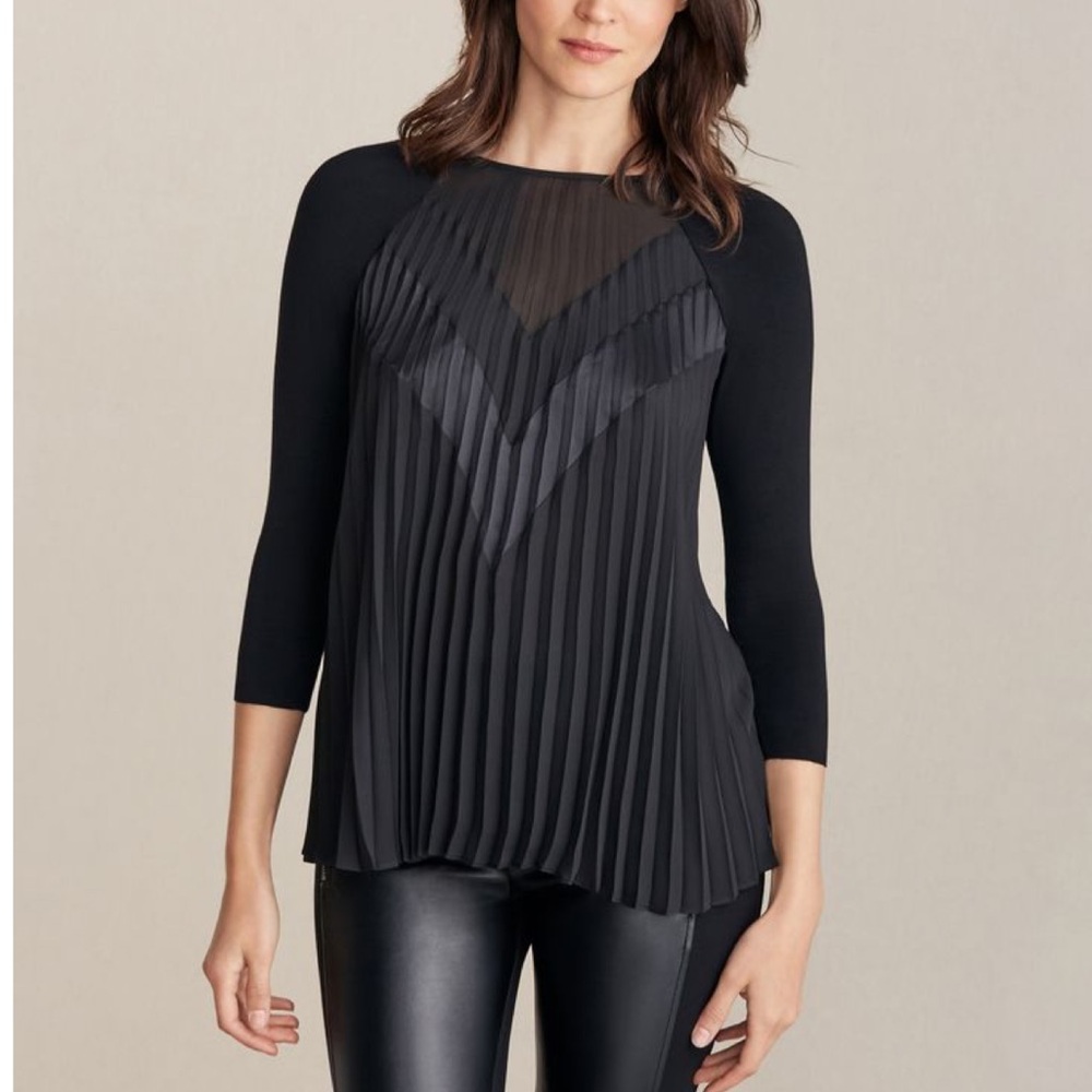 Bailey 44 Black Pleated Stern Top Size Medium